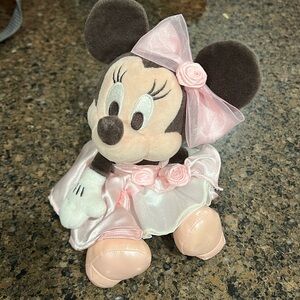 Bride Minnie plush from Tokyo Disney